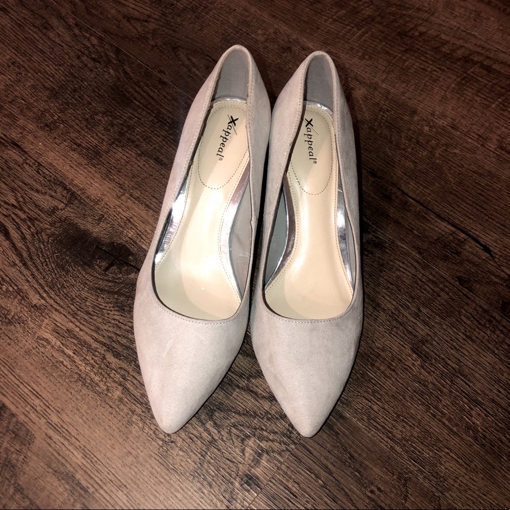 Heels - Picture 2 of 3